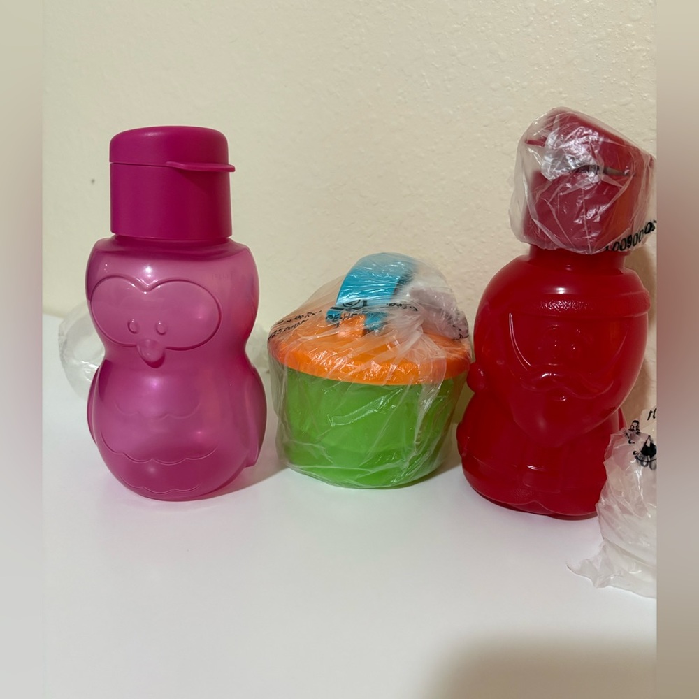 New bundle 3 Tupperware container 1,Formula Dispenser ,2 Eco WaterBottles 12 oz - Picture 2 of 9
